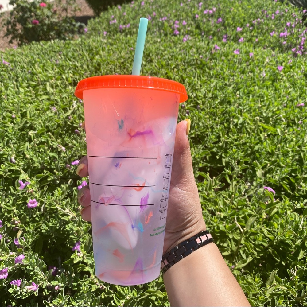 ⭐️STARBUCKS⭐️ Color Changing - Picture 3 of 9
